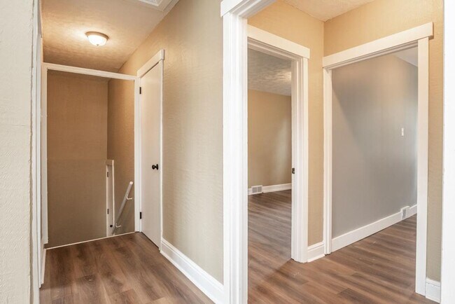 Building Photo - 2319 7th Ave