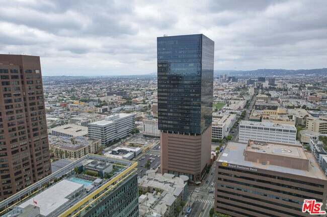 Building Photo - 1100 Wilshire Blvd