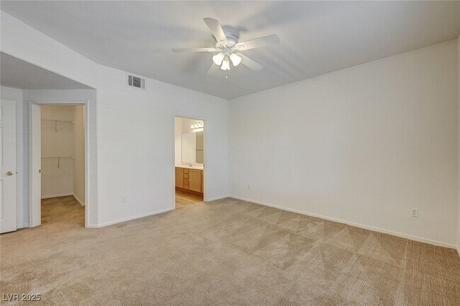 Building Photo - 6160 Rumrill St