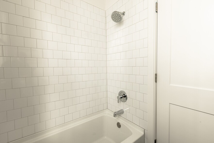 Building Photo - 82 Wentworth St