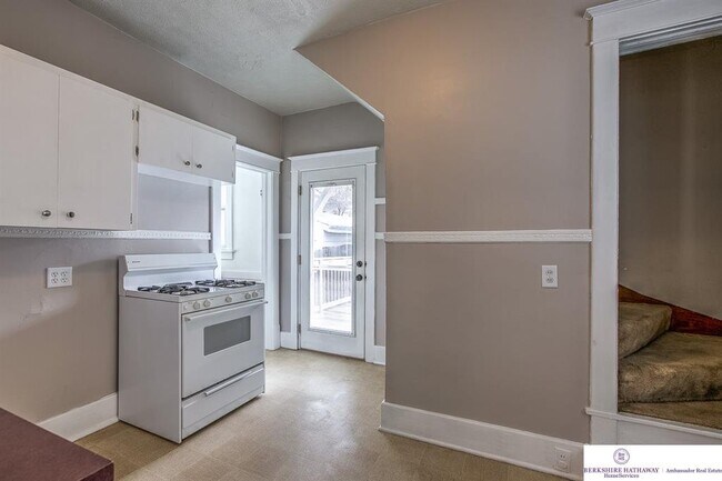 Building Photo - 2125 S 35th Ave