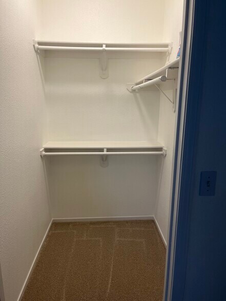 Building Photo - 6850 Sharlands Ave