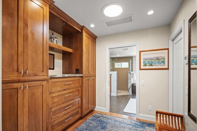 Building Photo - 1040 Alameda Blvd