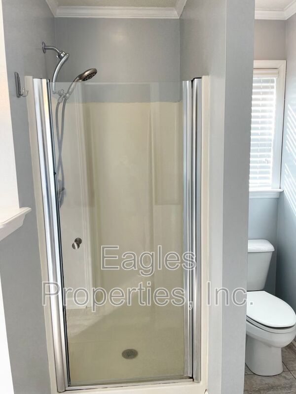 Building Photo - 202 Adler Ln