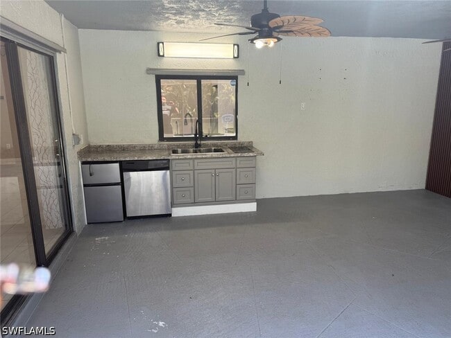 Building Photo - 1325 SW 28th St