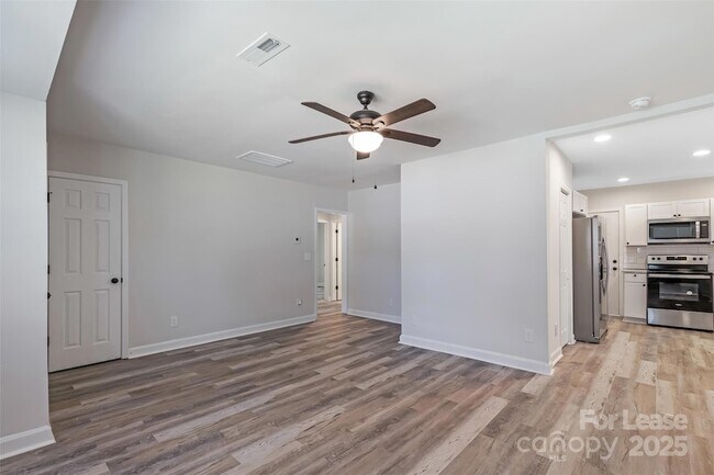 Building Photo - 2237 Ashley Rd