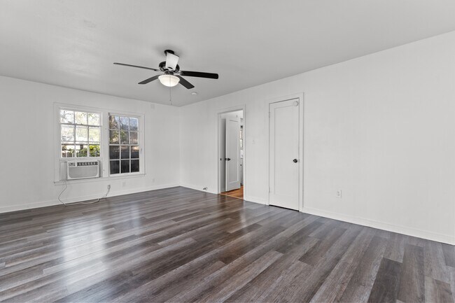 Building Photo - 2301 N 16th St