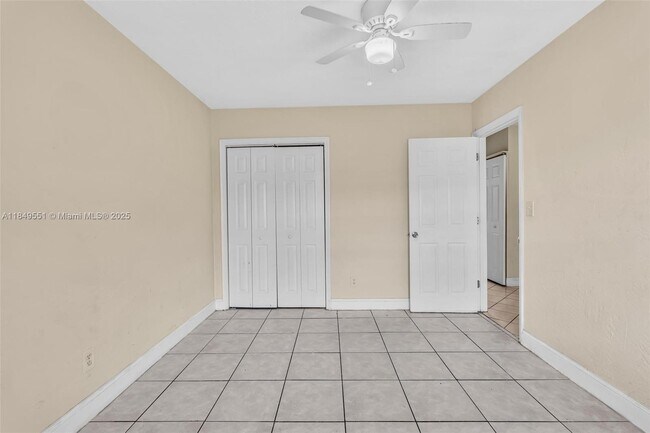 Building Photo - 2751 NW 14th Ct