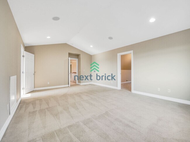 Building Photo - Stunning 4bed/2.5bath Norris Home with a V...