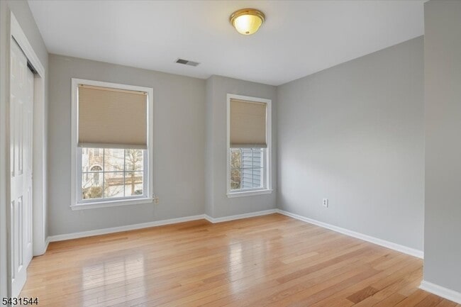 Building Photo - 145 Arrowgate Dr