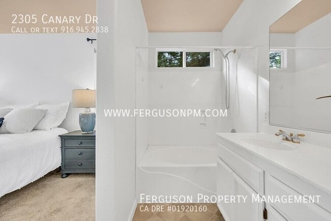 Building Photo - 2305 Canary Dr