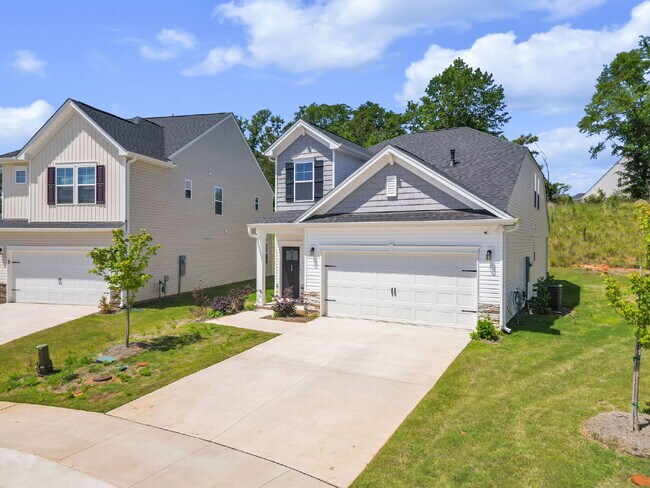 Building Photo - Elegant 4 Bedroom 2.5 Bathroom Home Near Downtown Greenville $2,400/mo rent