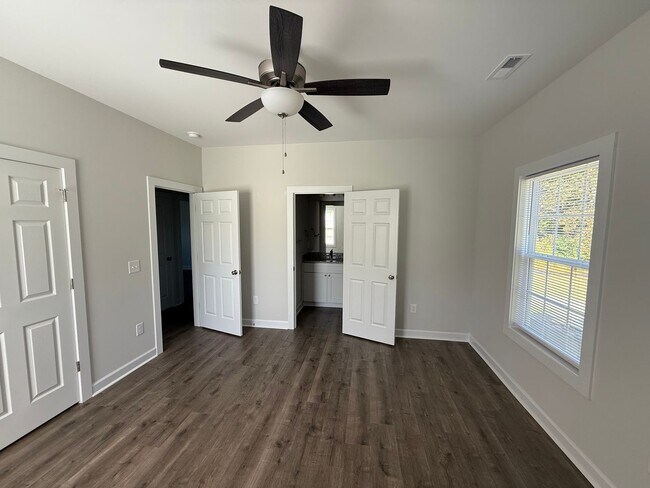 Building Photo - Three bedroom, 2 bath house in Graham-newly constructed!