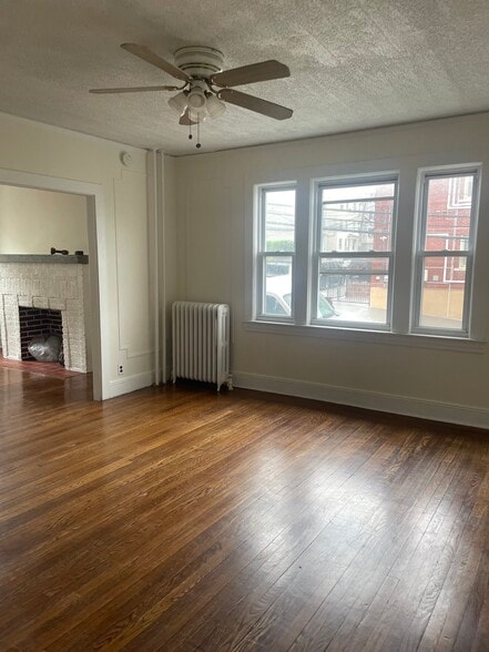 Primary Photo - 50 Alder St