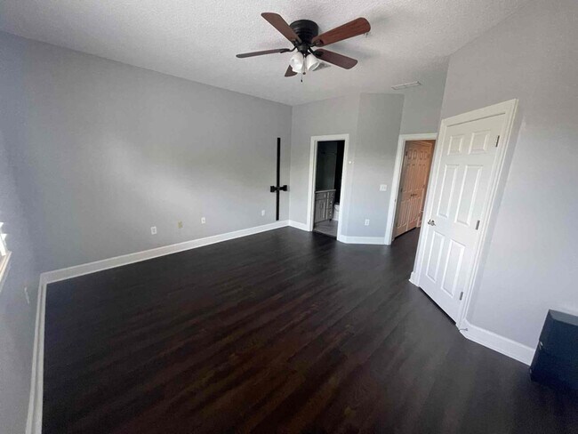 Building Photo - 9823 Tapestry Park Circle