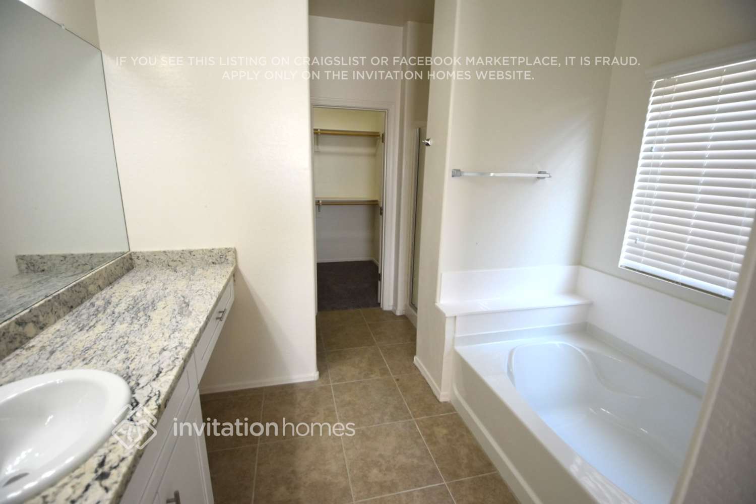 Building Photo - 3624 S 94th Ln