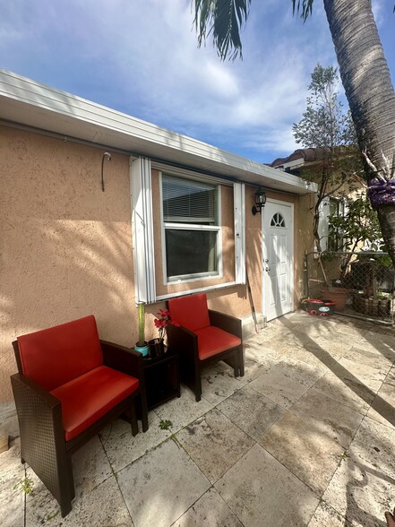 Private entrance and patio area. - 11470 SW 5th Ter