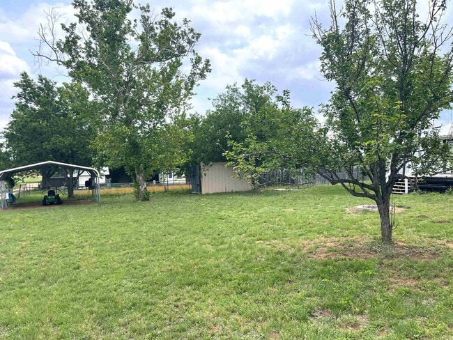 Building Photo - 1101 E College St