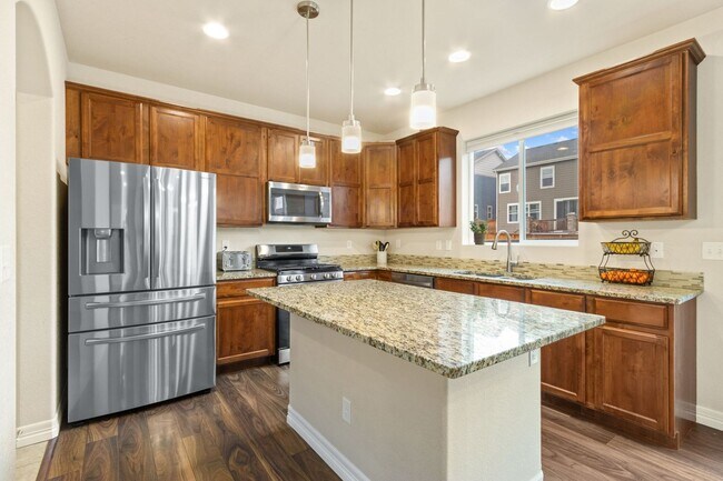 Building Photo - Beautiful 3 Bed 2.5 Bath House in NE Fort ...
