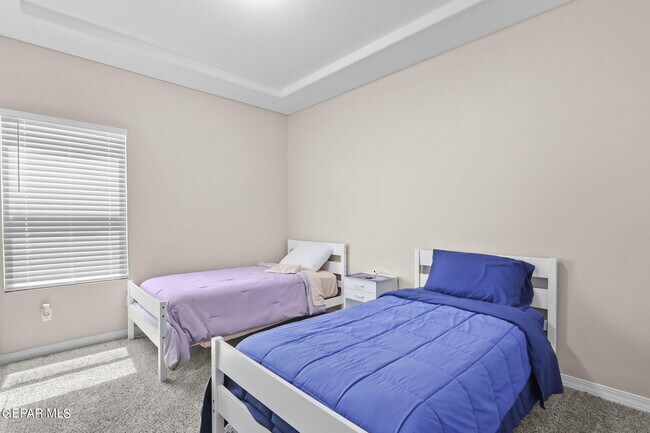 Building Photo - 629 Guy Meyers