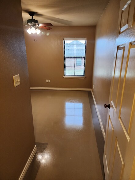 Building Photo - 13380 Country Meadow Ln