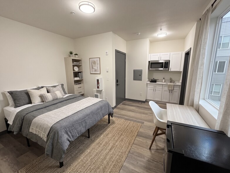 Building Photo - 4544 20th Ave NE