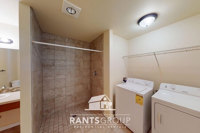 Building Photo - 1 Bedroom ADA unit in the heart of Yelm!