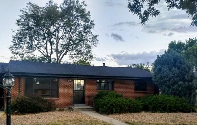 Primary Photo - 3264 N Revere St