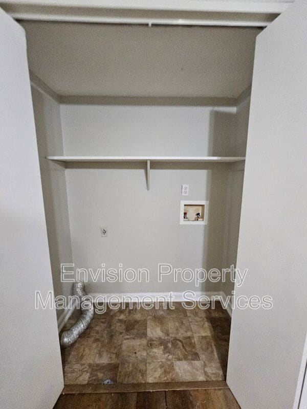 Building Photo - 890 Ohara Dr
