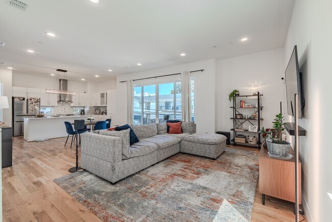 Building Photo - 3 Bed 3 Bath Townhome - Gated Community & Downtown Views! Lower Greenville area