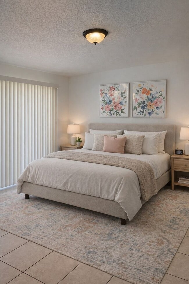 Building Photo - Vero Beach 2 Bedroom 1 Bath