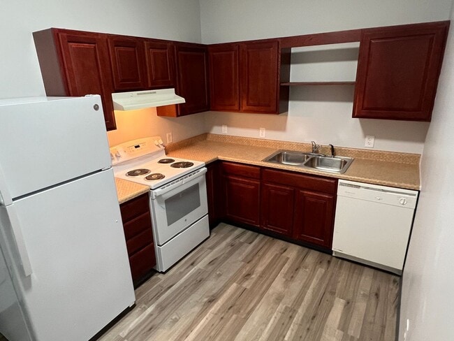 Interior Photo - Fifth Street Place