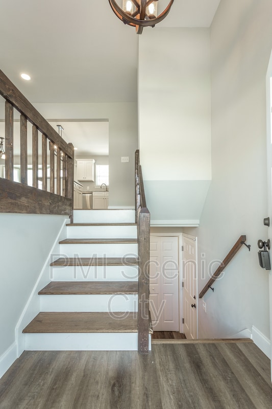 Building Photo - 8128 Fallen Maple Dr