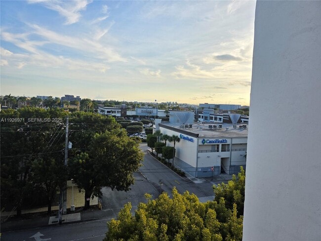 Building Photo - 4400 W 16th Ave