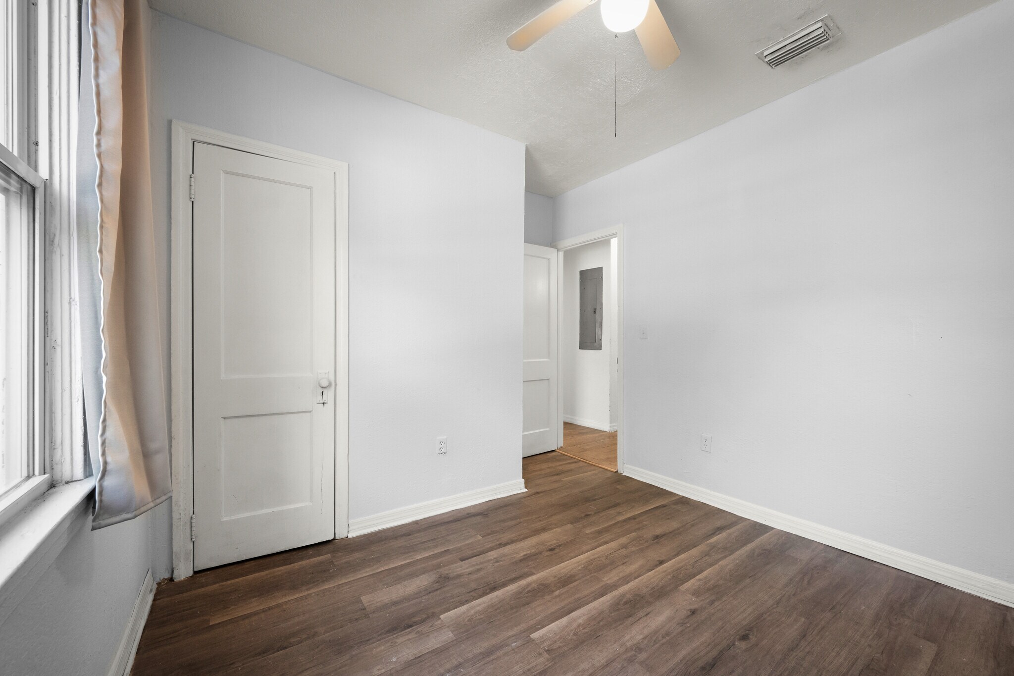 Building Photo - 1602 Wambolt St