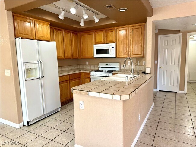 Building Photo - 7640 Botany Bay Dr