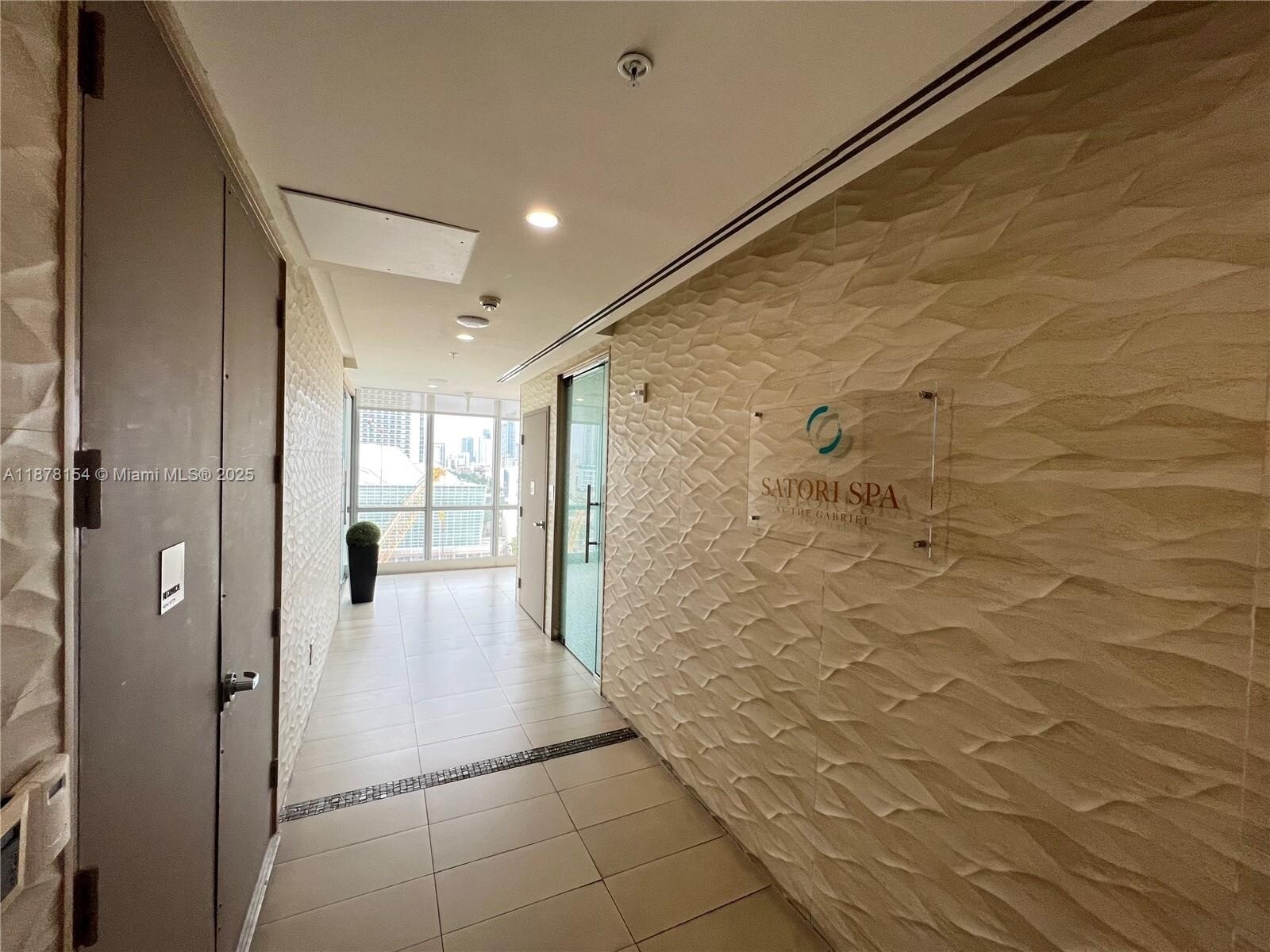 Building Photo - 1100 Biscayne Blvd