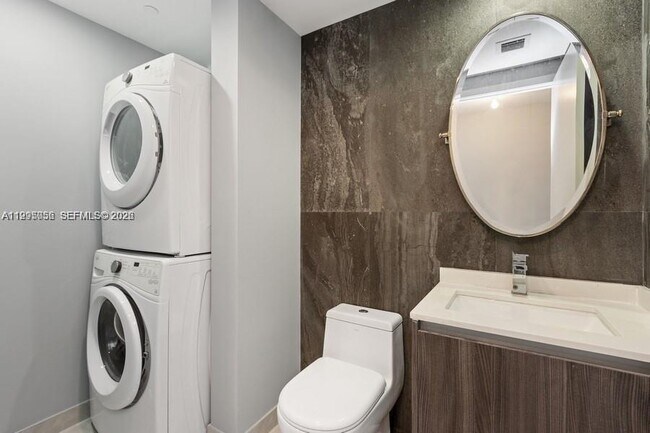 Building Photo - 488 NE 18th St