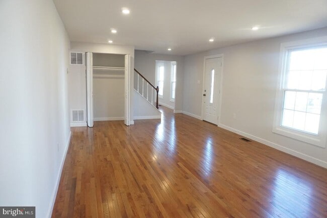 Building Photo - 9003 Fox Lair Dr