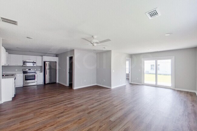 Building Photo - 10 Camper Cir