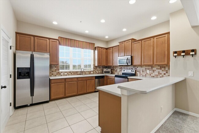 Building Photo - 964 Sombra St