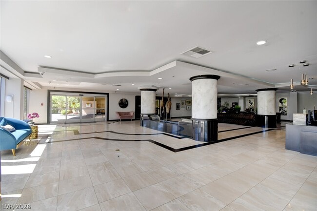 Building Photo - 3111 Bel Air Dr