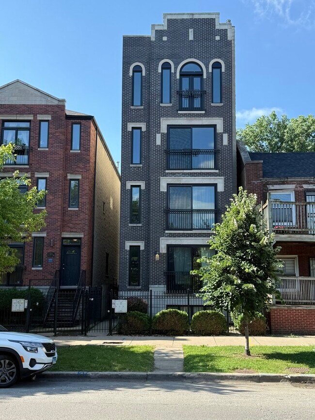 Building Photo - 3123 W Washington Blvd