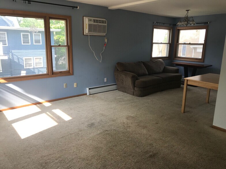 Building Photo - 413 S Charter St