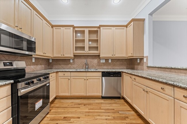 Building Photo - 6839 Staffordshire Blvd