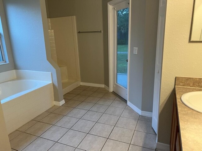 Building Photo - 1646 Yankee Terrace