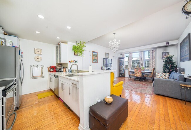 Building Photo - 149 Essex St