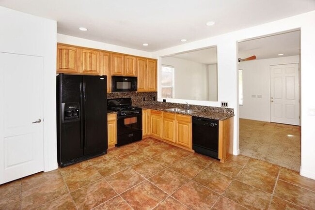 Building Photo - Tucson Oasis: 3-Bed, 2-Bath Home with Spacious Private Yard & Patio