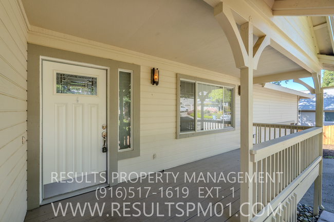 Building Photo - Auburn Beauty - Available Now!