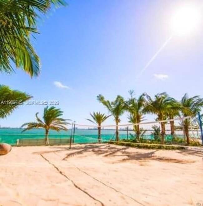 Building Photo - 2900 NE 7th Ave